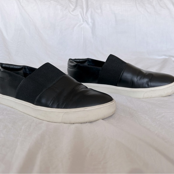Vince Black leather slip on sneakers - Picture 2 of 5